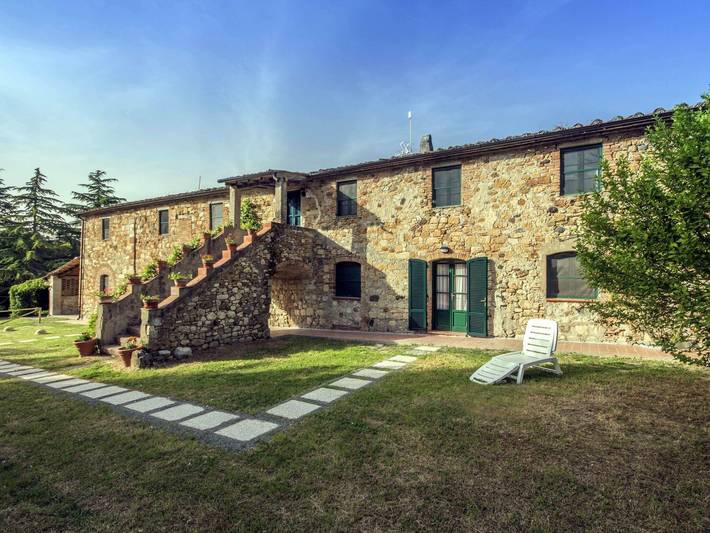 Ferienwohnung für 4 Personen, mit Terrasse und Garten sowie Pool in Castellina Marittima