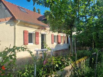Gîte pour 5 personnes, avec jardin et terrasse à Saint-Honoré-les-Bains