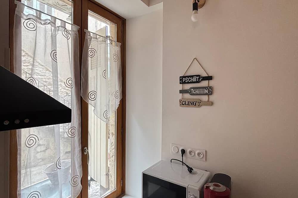 House for 10 people with swimming pool in Nîmes, Nimes region
