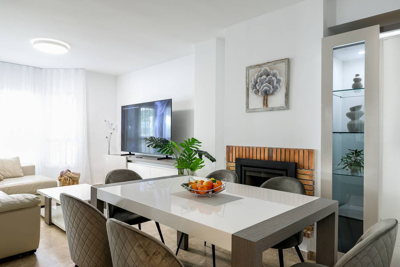 Entire apartment, Los Naranjos / Puerto Banus apartment in Nueva Andalucia Golf Valley, Marbella