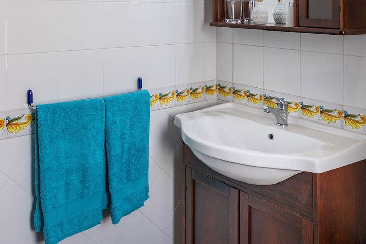 Ganze Wohnung, Segesta Apt: Mediterranean-style in the center of Favignana, 300m from Sea in Favignana Stadt, Favignana