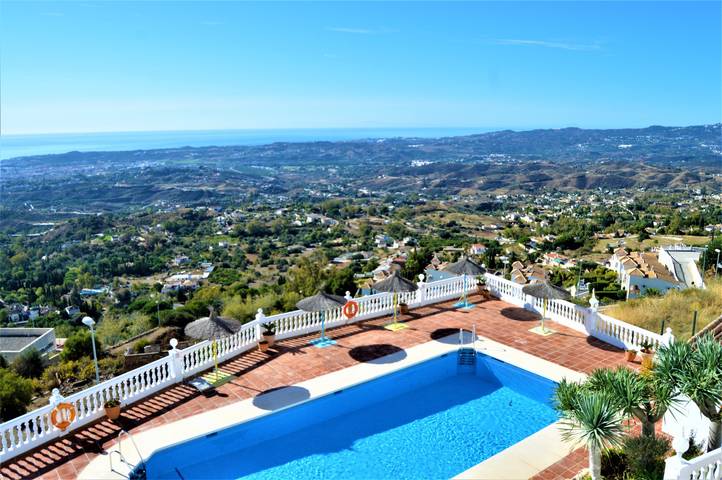 Apartment for 4 people, with terrace and garden as well as pool in Mijas Pueblo