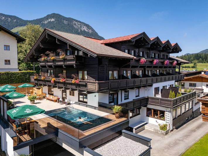 Hôtel pour 2 personnes, avec vue et sauna ainsi que balcon et piscine