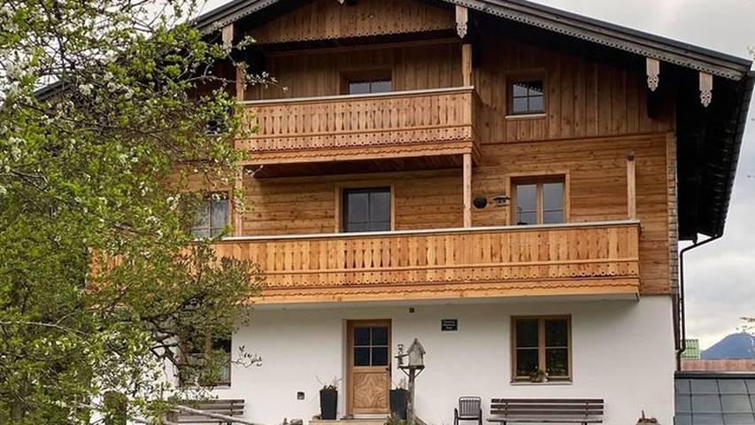 Hütte für 2 Personen, mit Balkon und Garten, kinderfreundlich im Tennengebirge