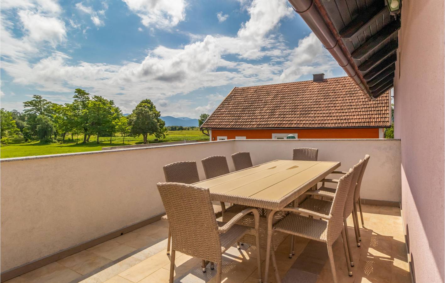 Ganze Ferienwohnung, Nur 2 km von Otočac entfernt: Gemütliche Ferienwohnung mit Terrasse und Grill in Prozor, Lika-Senj