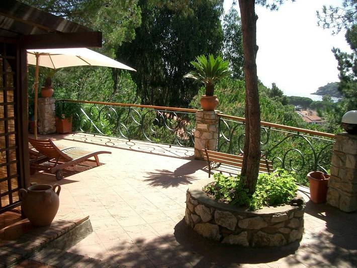 Appartamento per 4 persone, con terrazza e giardino a Naregno