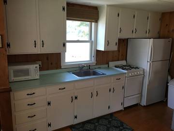 Log Cabin for 2 People in Bristol (NH), Newfound Lake, Photo 4