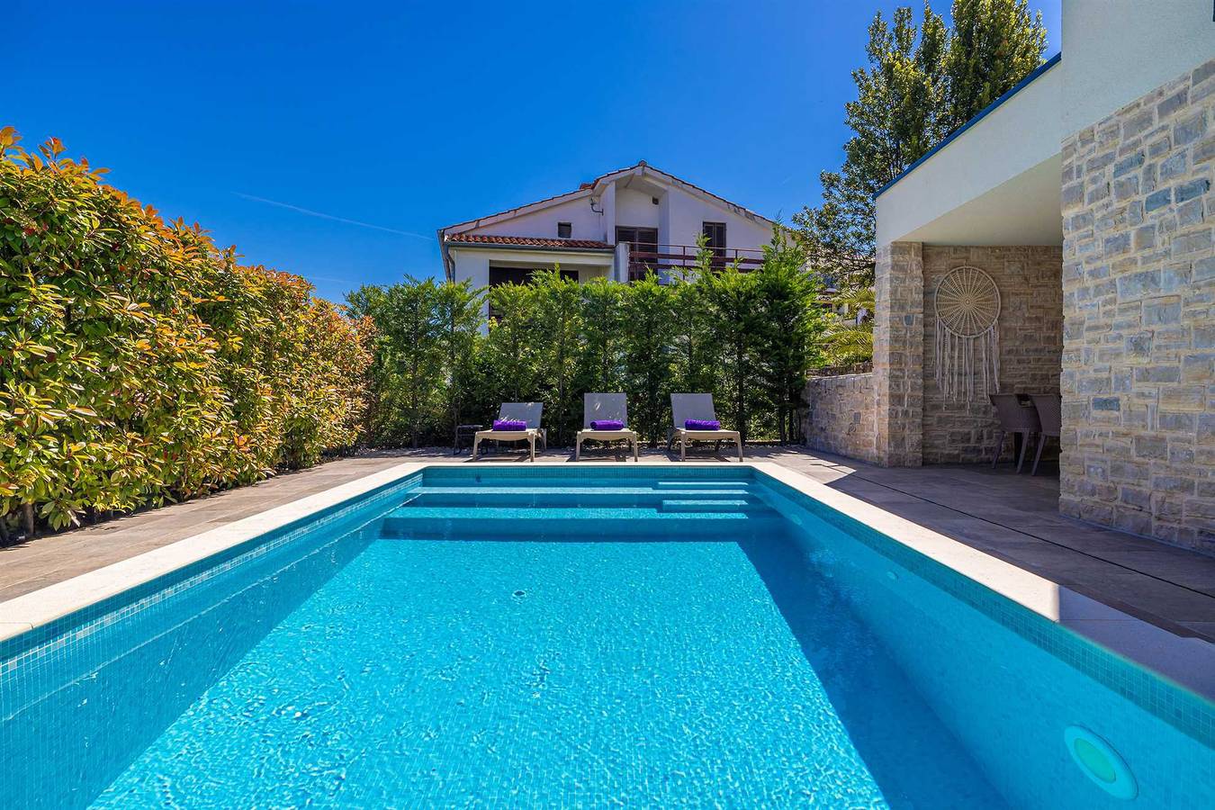 Ganze Wohnung, Wohnung Siora mit beheiztem Pool in Njivice, Krk