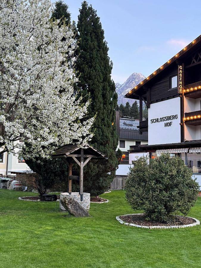 Gasthof Schlossberghof in Villgratner Berge, Lienz