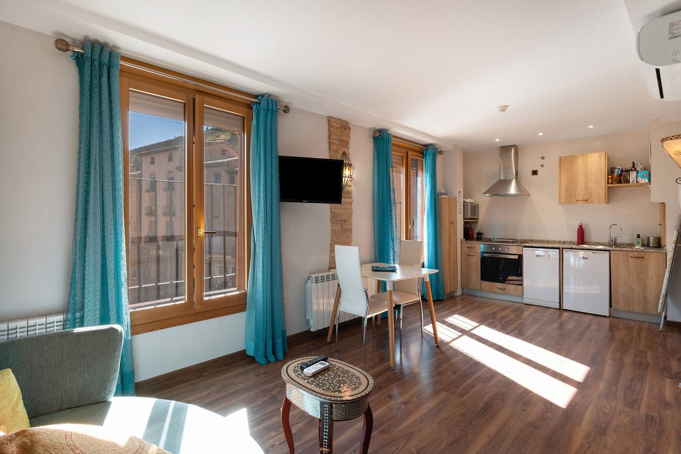Apartamento entero, Apartamento 'Halima' con balcón, Wi-Fi y aire acondicionado in Daroca, Provincia de Zaragoza