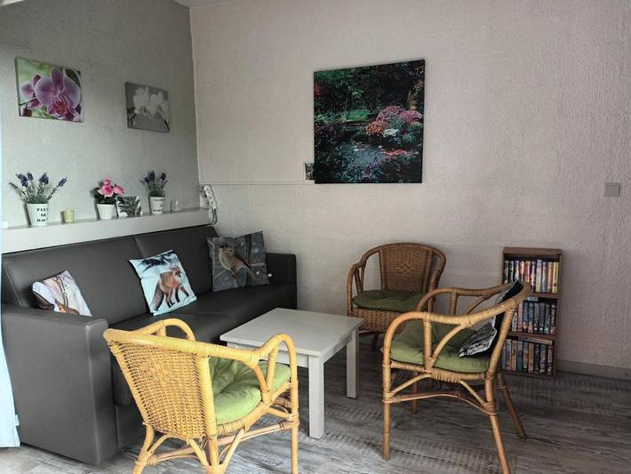 Gîte pour 4 personnes, avec vue ainsi que jardin et piscine, animaux acceptés à Hotton - 3