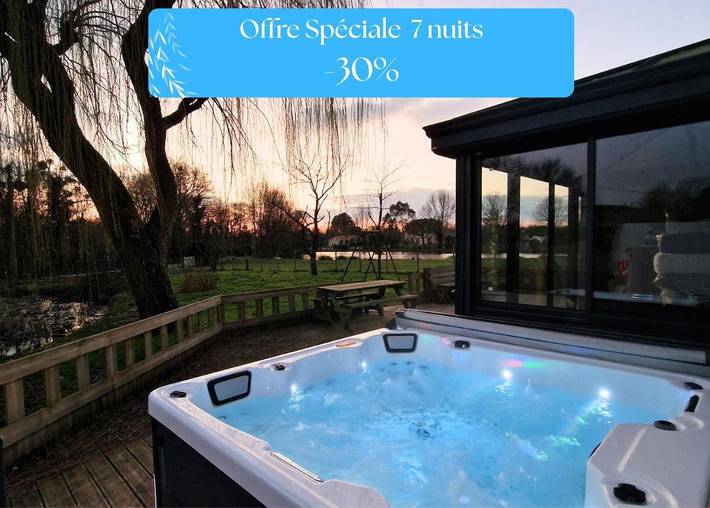 Location de vacances pour 14 personnes, avec jacuzzi et jardin à Nueil-les-Aubiers