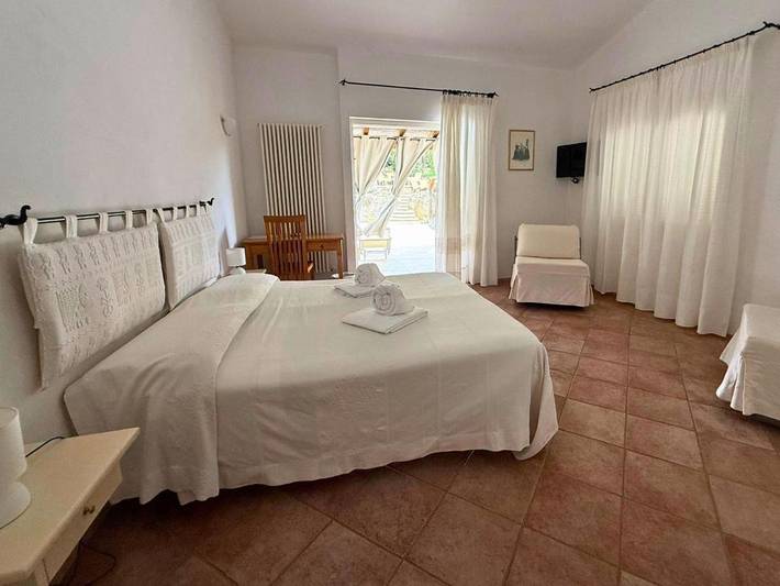 Maison d’hôte pour 2 personnes, avec piscine ainsi que jardin et vue à Arzachena - 2