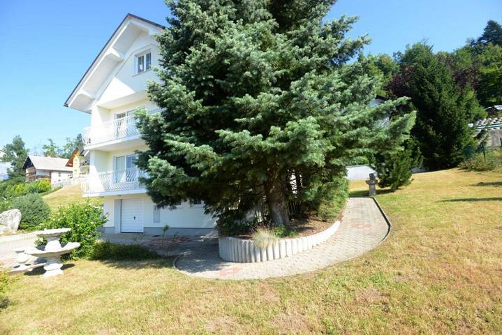 Location de vacances pour 14 personnes, avec vue et jardin, animaux acceptés à Bled - 2