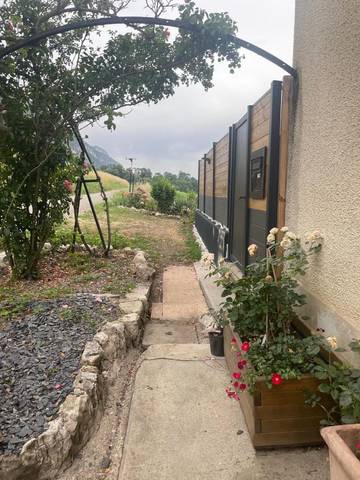 Gîte pour 5 personnes, avec vue ainsi que terrasse et vue sur le lac à Chindrieux
