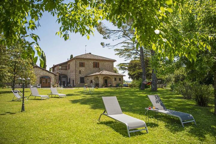 Chalet para 12 personas, con balcón además de jacuzzi y jardín - 1