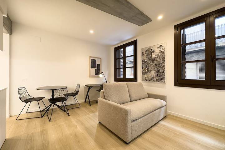 Appartamento per 2 persone, con balcone e piscina in Barri Gòtic