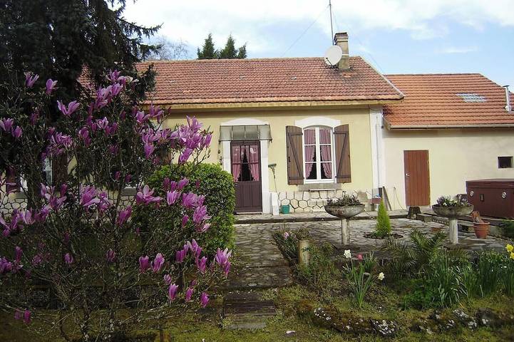 Maison de vacances pour 6 personnes, avec Balcon/Terrasse et Jacuzzi ainsi que Terrasse et Jardin