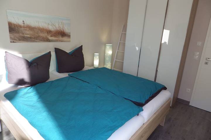 Ganze Wohnung, Fewo Fischerstrand - 150 m Strand, WLAN, Strandkorb, Sauna, Kamin, Waschmaschine in Strand Heringsdorf, Heringsdorf