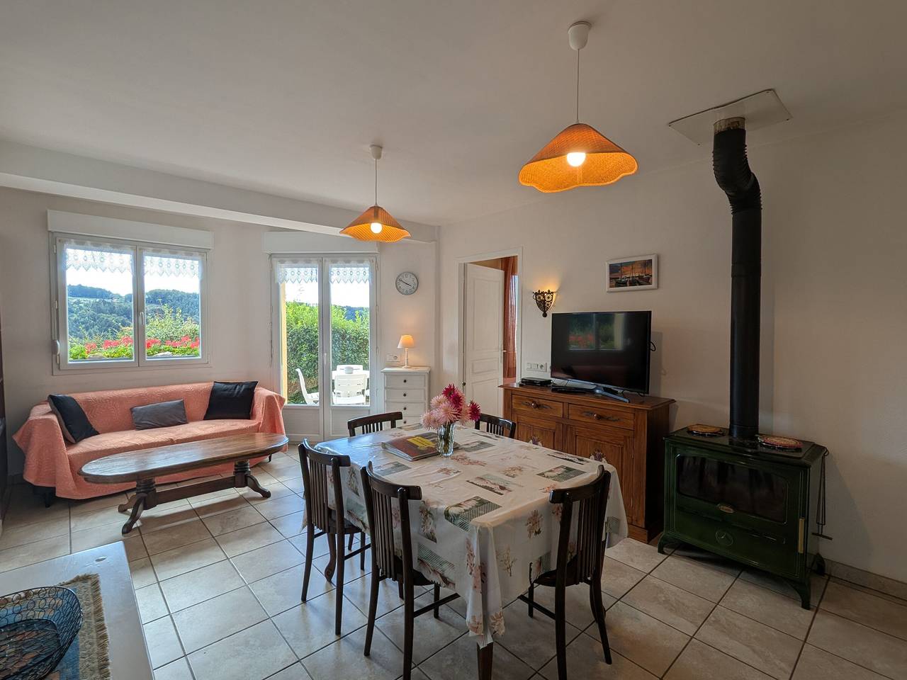 Geheel appartement, Mountain cottage with fireplace, wifi, and lovely grounds in Le Tholy, Épinal en omgeving
