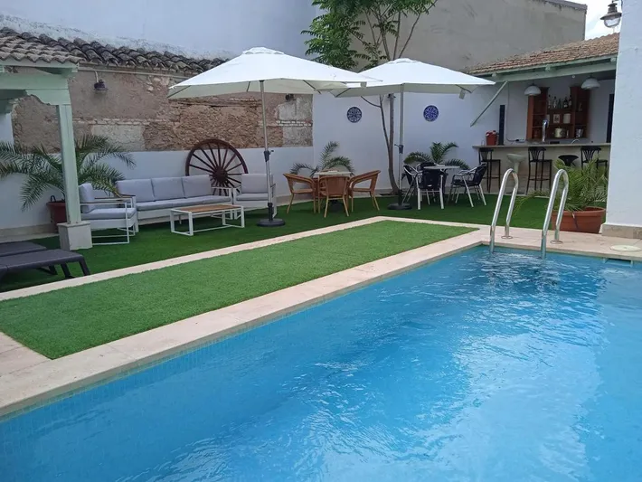 Casa de vacaciones para 17 personas, con vistas además de jardín y piscina, Se admiten mascotas - 1