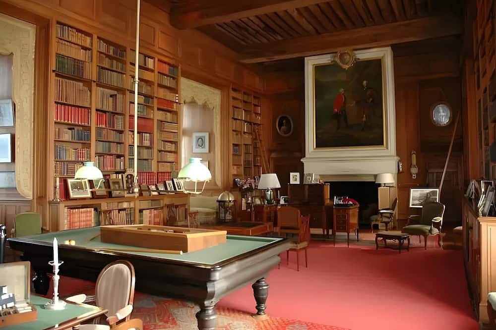 Gîte “À l’orée d’Angers” with Private Terrace and Garden, Near Terra Botanica in Avrillé, Loire Valley