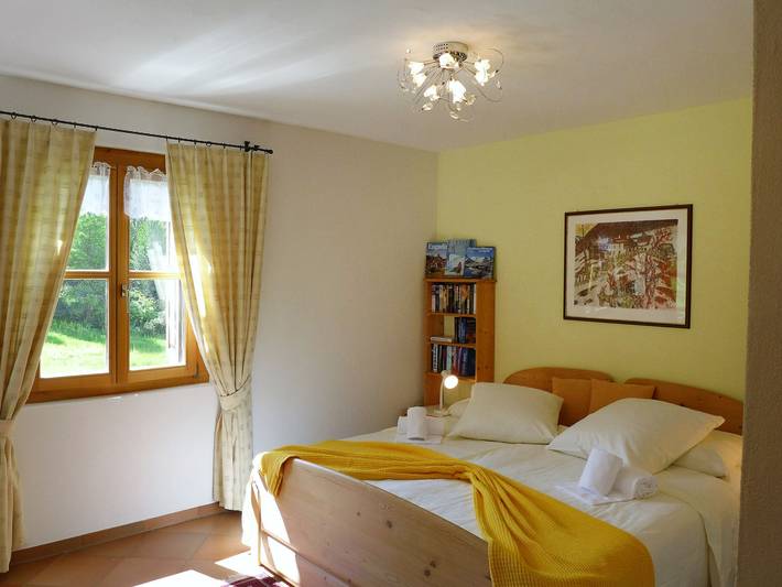 Ferienwohnung für 4 Personen, mit Balkon und Garten in Bregaglia