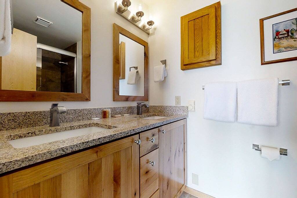 Vacation Apartment for 8 Guests in Steamboat Springs, Routt National Forest