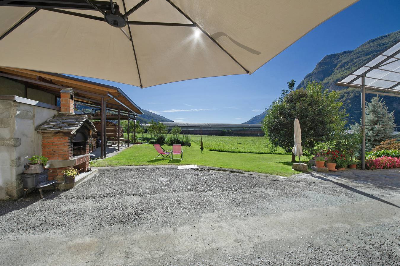 Apartamento entero, Apartamento 'Agriturismo La Grange - Family' con vistas a las montañas, Wi-Fi y aire acondicionado in Pont-Saint-Martin (Aosta), Comune di Pont-Saint-Martin