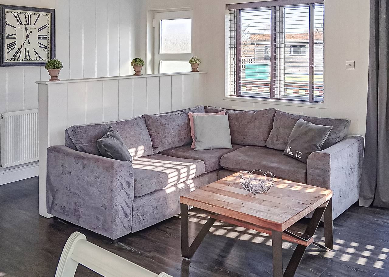 Elite Spa Lodge 3 in Greenham, Berkshire