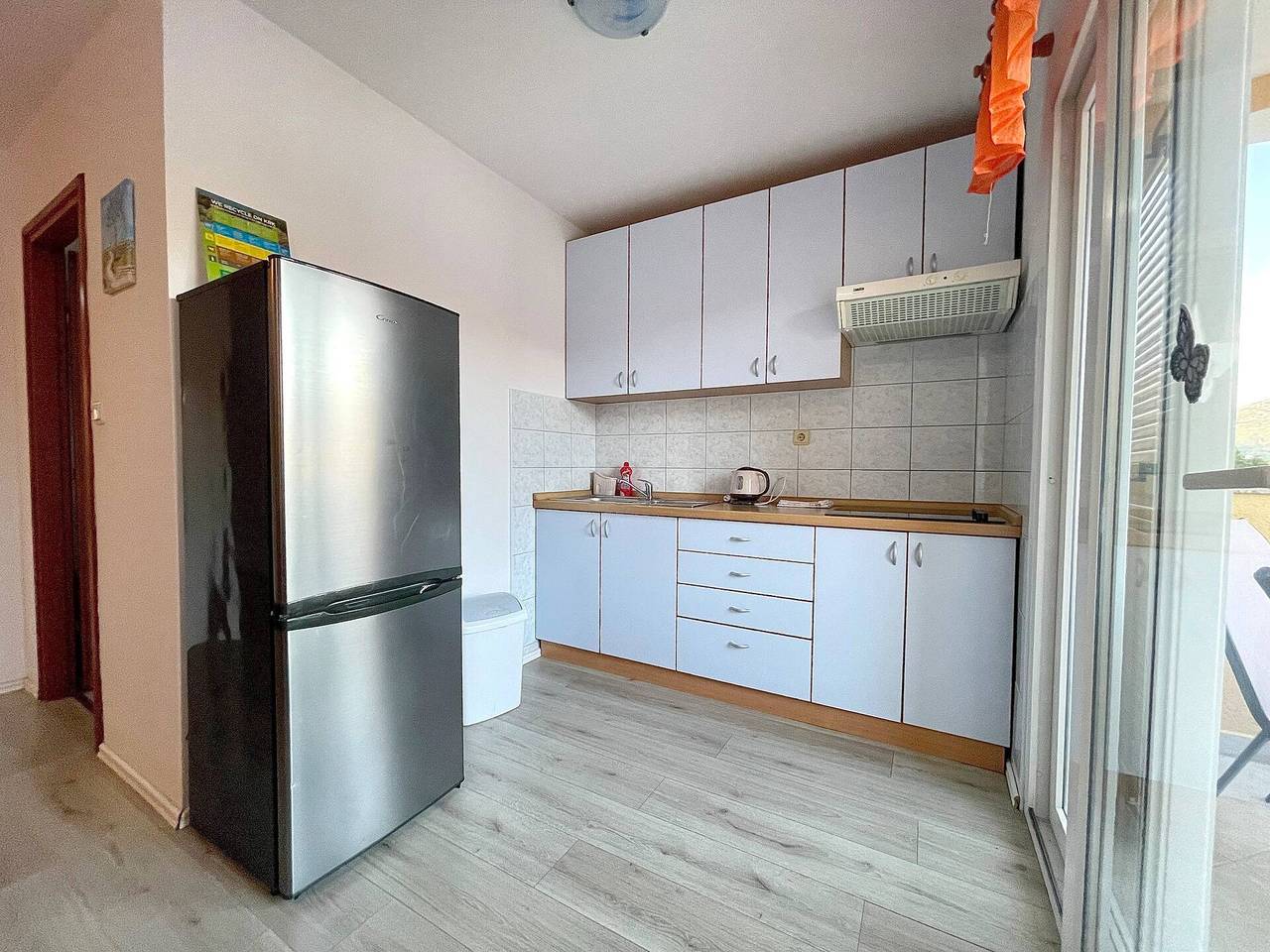 Appartement entier, Capic Z5 - Apartment with Balcony and Parking spot, 300 m from the Beach in Zarok, Baška
