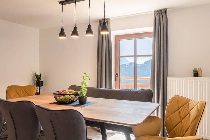 Appartement entier, Appartement 'Sparberhof - Floriani' avec vue sur les montagnes, terrasse plein air et Wi-Fi. in Dosso (Campo di Trens), Campo di Trens