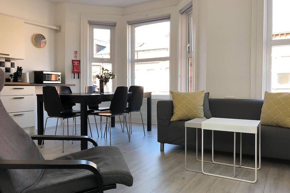 Ganze Wohnung, Stilvolle Maisonette-Wohnung in der Nähe der Innenstadt und der Queens Uni (Wellesley Avenue) in Belfast, Grafschaft Antrim