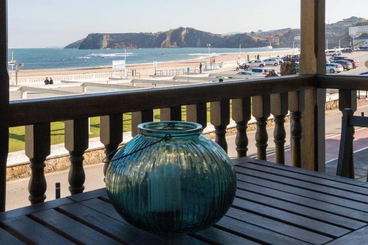 Apartamento para 4 personas, con Balcón además de Terraza y Vistas en Comillas