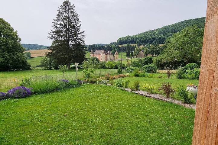Location de vacances pour 2 personnes, avec jardin dans Ménessaire