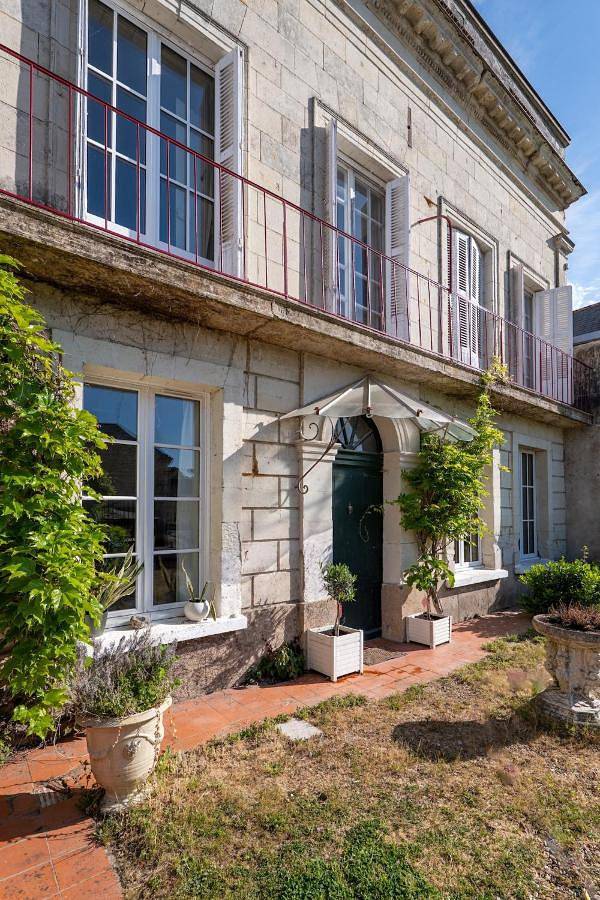 Maison de Vigneron in Saint-Cyr-en-Bourg, Vallée de la Loire