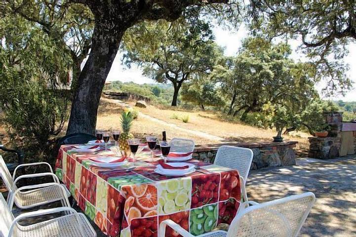 Gîte pour 8 personnes, avec Jardin et Piscine à Posadas