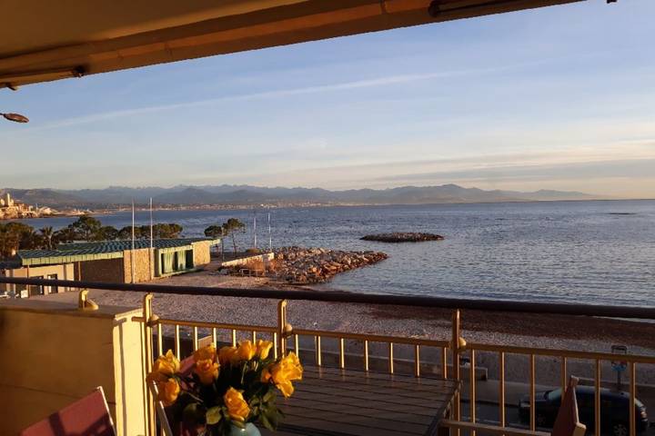 Ferienwohnung für 4 Personen, mit Balkon und Terrasse sowie Pool in Antibes - 2