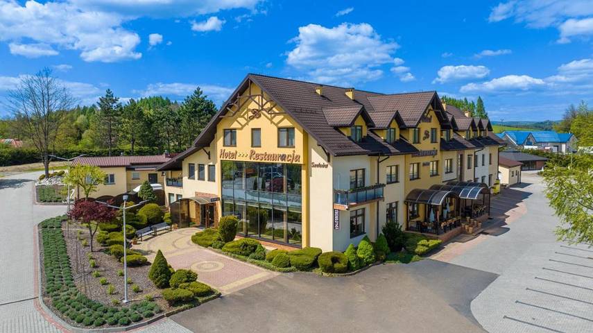 Hotel, z Taras i Ogród w Lesko
