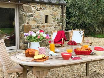 Maison d’hôte pour 2 personnes, avec vue et jardin à Saint-Quay-Perros