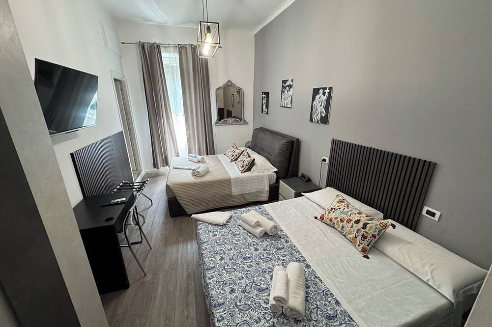 Ganze Wohnung, New Modern 6Br Apt in der Nähe von Colosseo in Rom, Rom Provinz