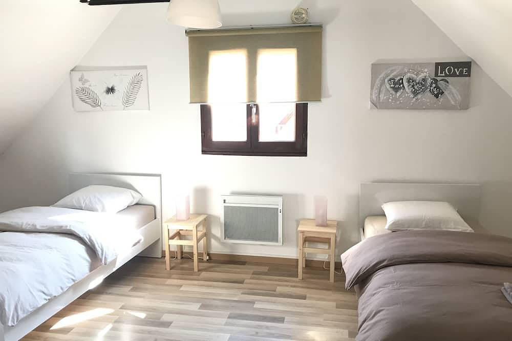 Dos golondrinas *** in Houssen, Región de Colmar