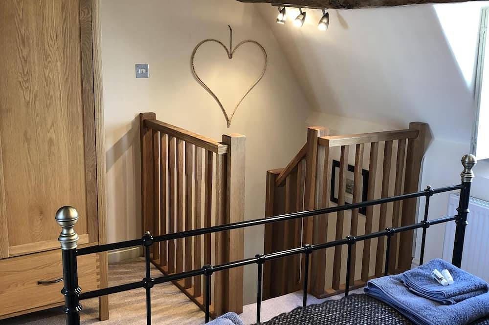Award Winning Little Gem on the Historic Cartway in Bridgnorth, Shropshire