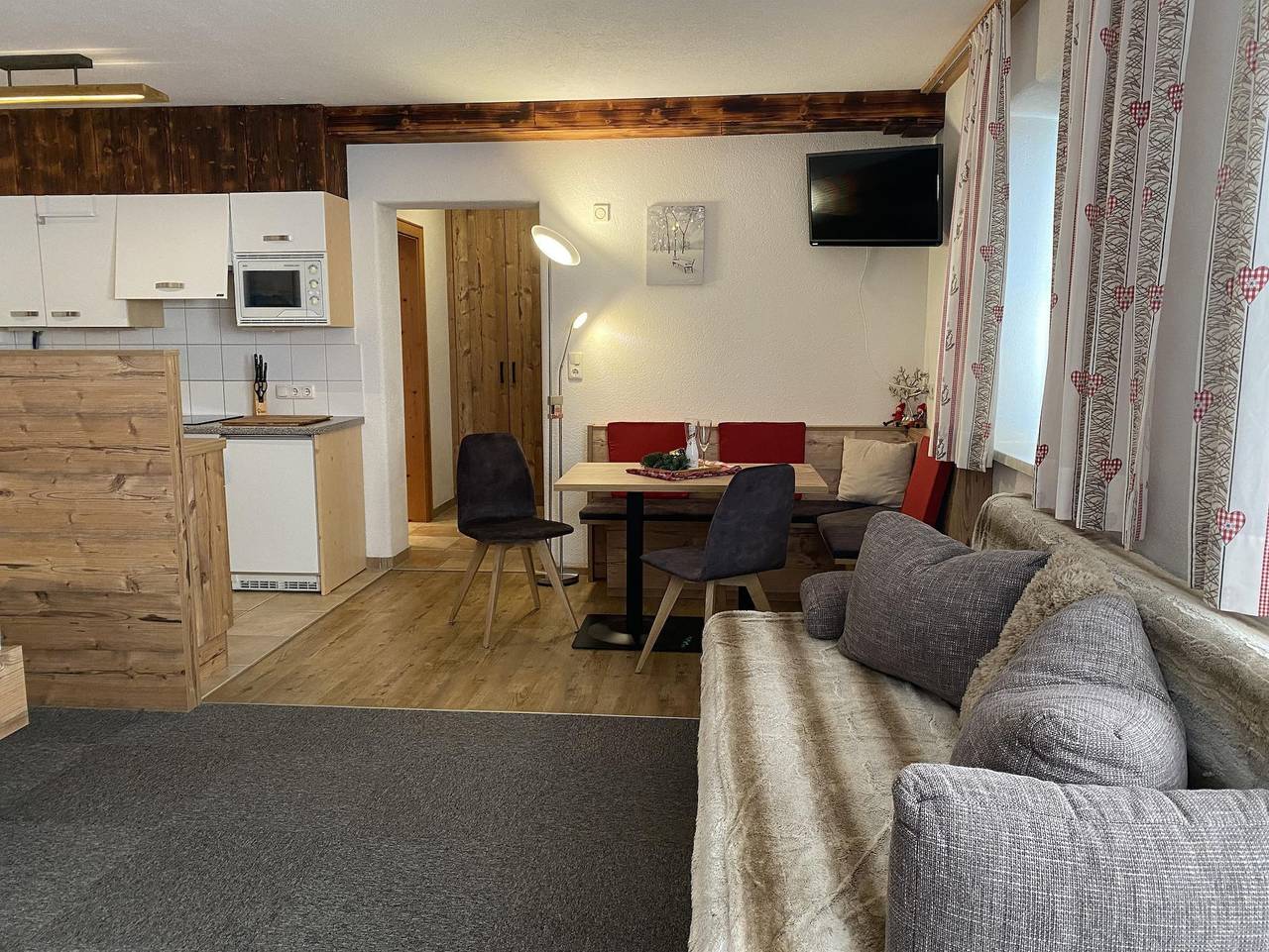 Ganzes Studio, Haus Haas - Fewo 2-4 (Nichtraucher) in Lermoos, Ammergauer Alpen (Österreich)