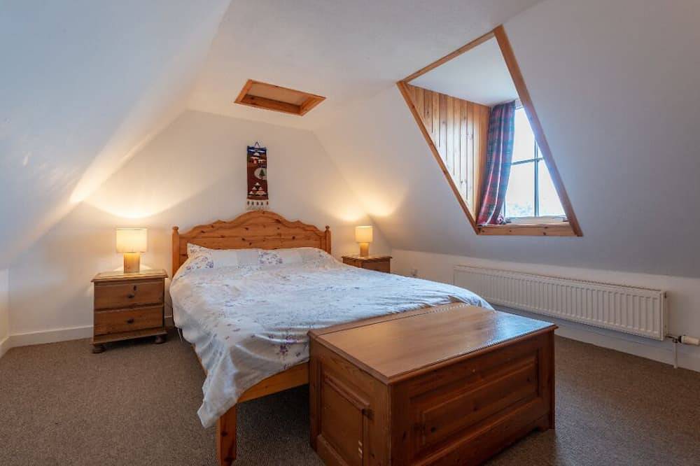 Mooie boswachters huisje, een prachtig uitzicht op Loch Ness, privé-strand, huisdieren welkom in Inverfarigaig, Highlands