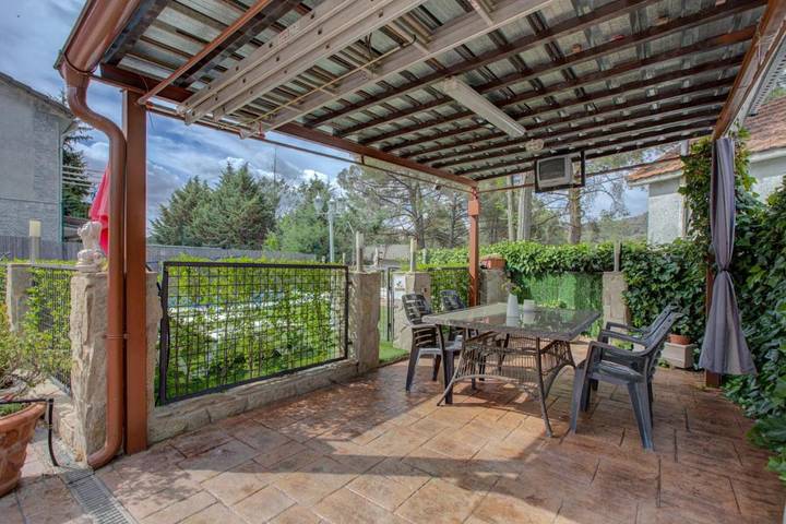 Casa rural para 6 personas, con jardín y piscina, Se admiten mascotas en Sierra Oeste - 4