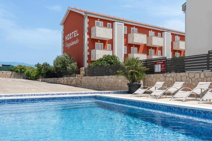 Hostel für 2 Personen, mit Terrasse und Garten sowie Pool in Gajac