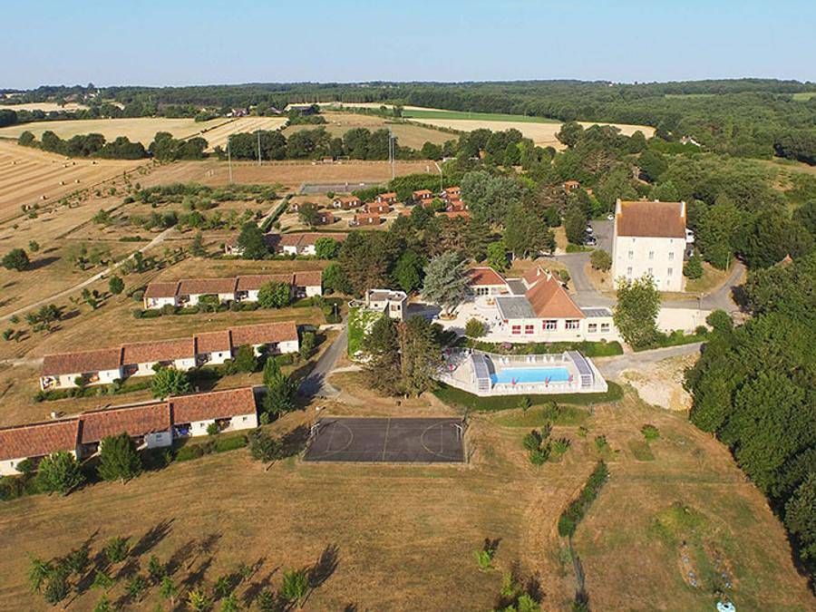 Vvf Villages - Le Domaine du Poitou - La Buissière - Gîte 8 personnes - 4 Pièces 8 Personnes in La Bussière, Vienne (France)