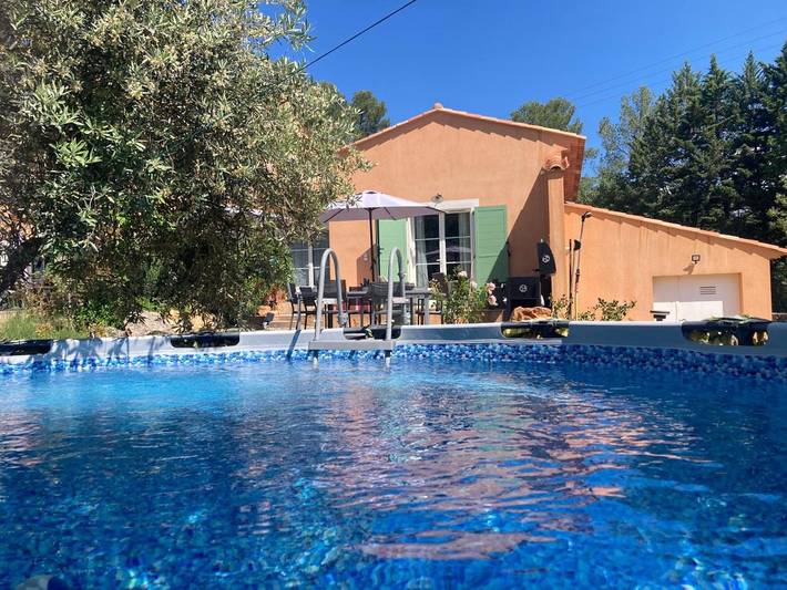 Maison d’hôte pour 4 personnes, avec Terrasse et Jardin ainsi que Piscine et Vue à Draguignan