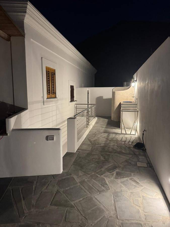 Location de vacances pour 5 personnes, avec vue et jardin, adapté aux familles dans Stromboli - 2